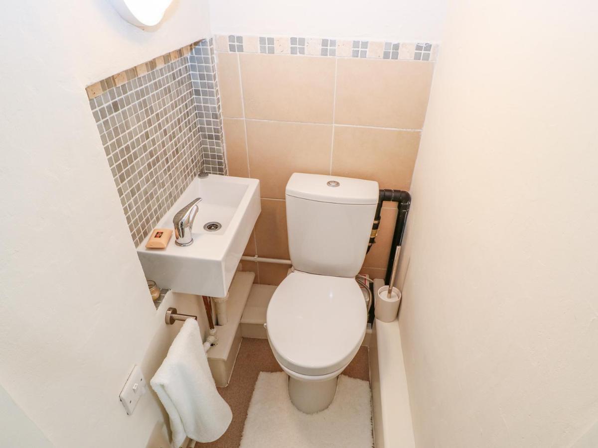 Riverview Cottage โฮล์มเฟิร์ธ ภายนอก รูปภาพ